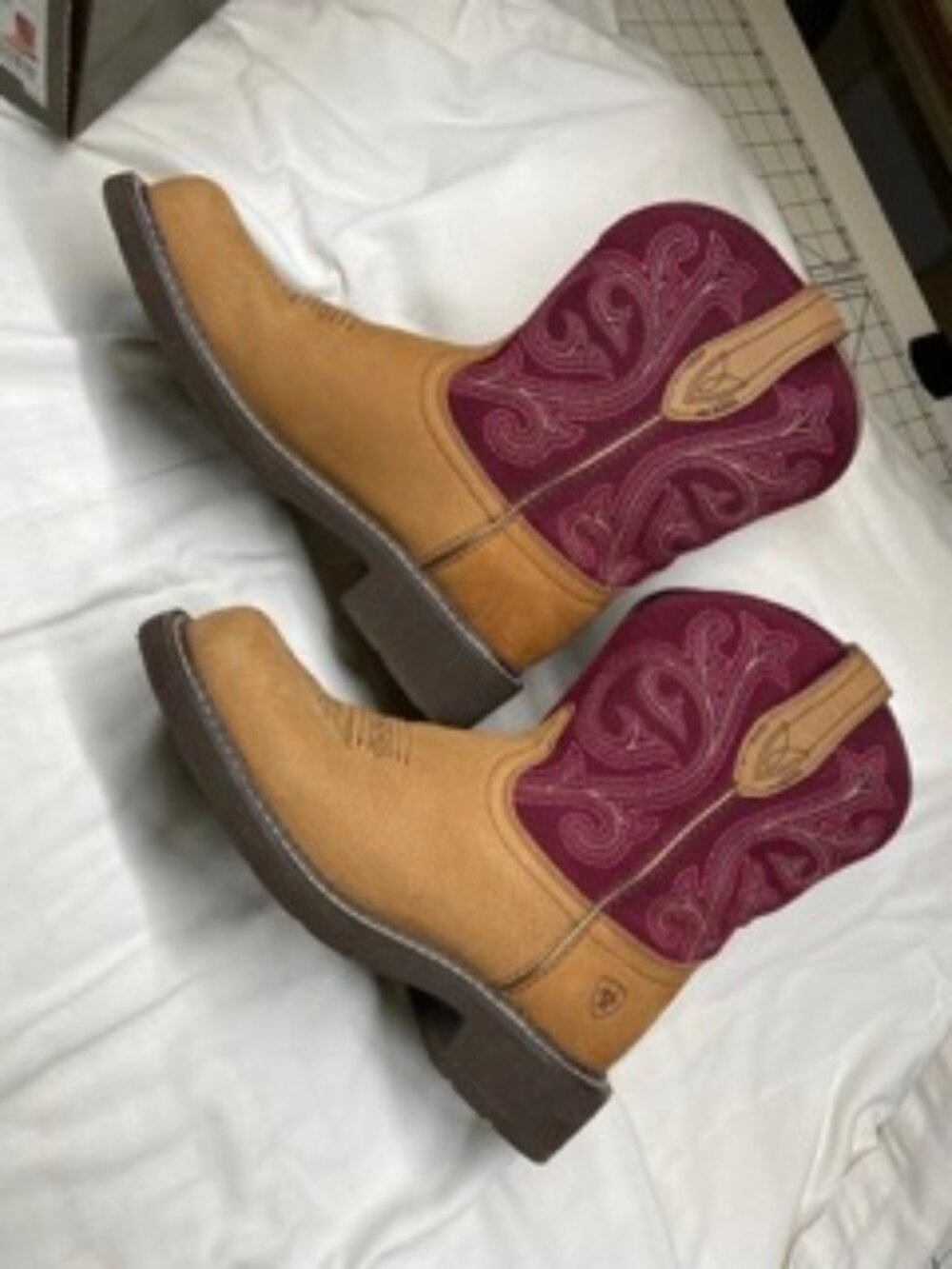 Ariat Fatbaby Copper Kettle/Burgundy Suede Heritage boots women's 8B